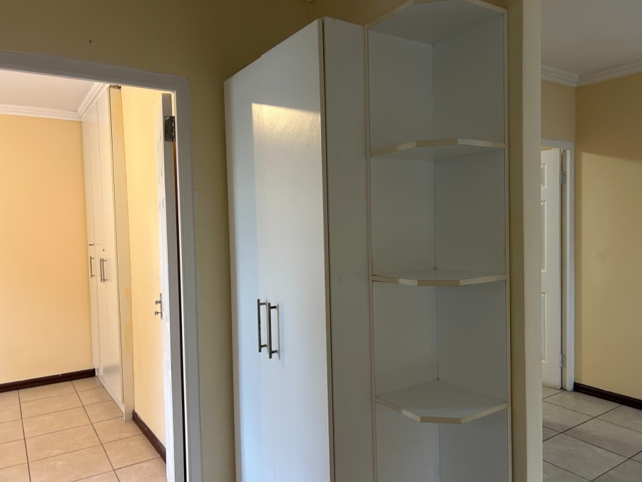 5 Bedroom Property for Sale in Beacon Bay North Eastern Cape